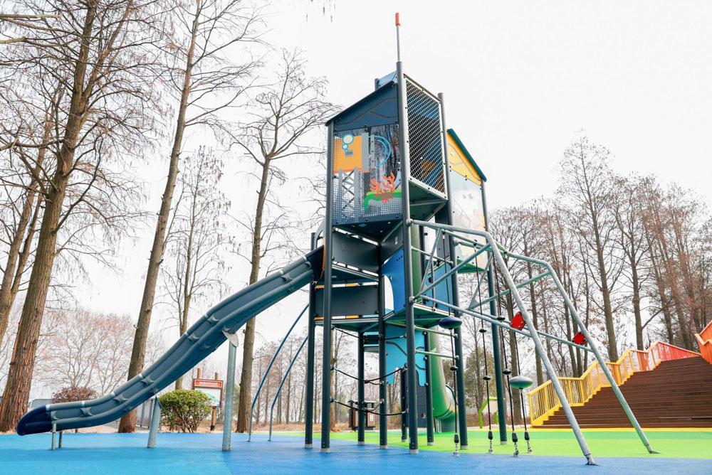 市政公園滑梯.jpg